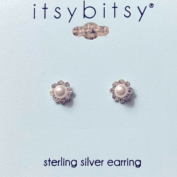 Sterling Silver & Pearl Earrings - Picture 1 of 2